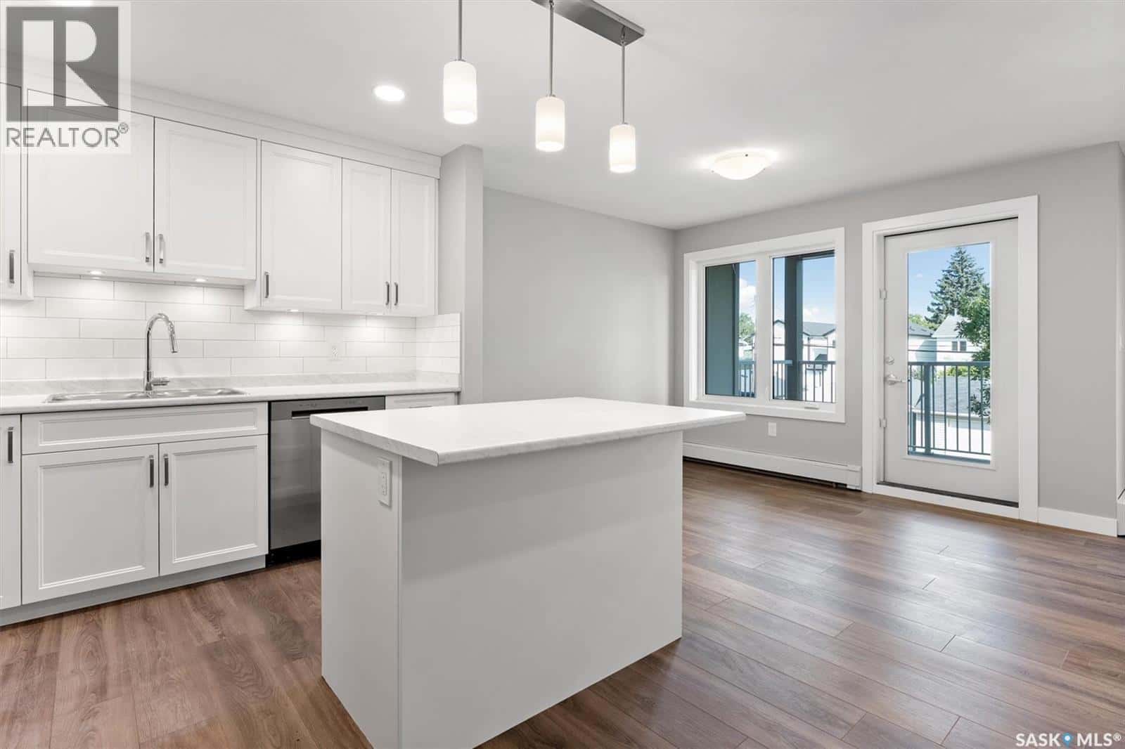 202 318 108th STREET W — Saskatoon, Saskatchewan - Photo 2 of 39