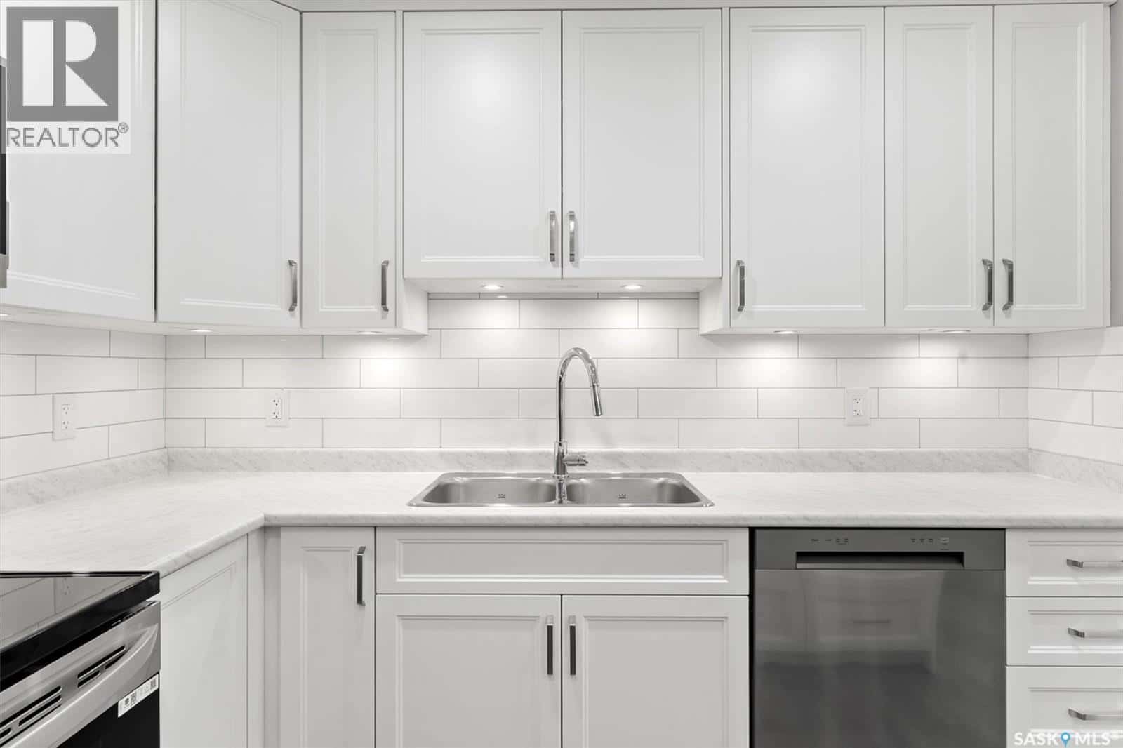 202 318 108th STREET W — Saskatoon, Saskatchewan - Photo 5 of 39