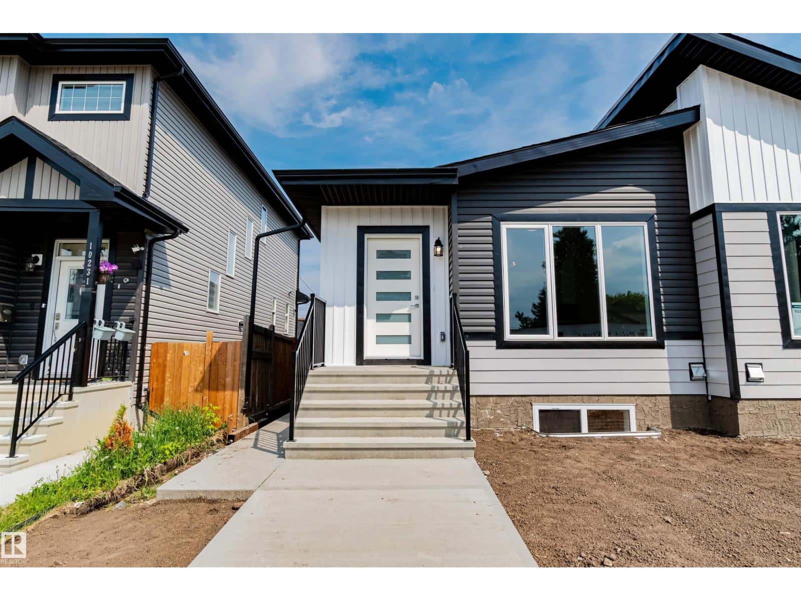 12038 86 ST NW — Edmonton, Alberta - Photo 2 of 47