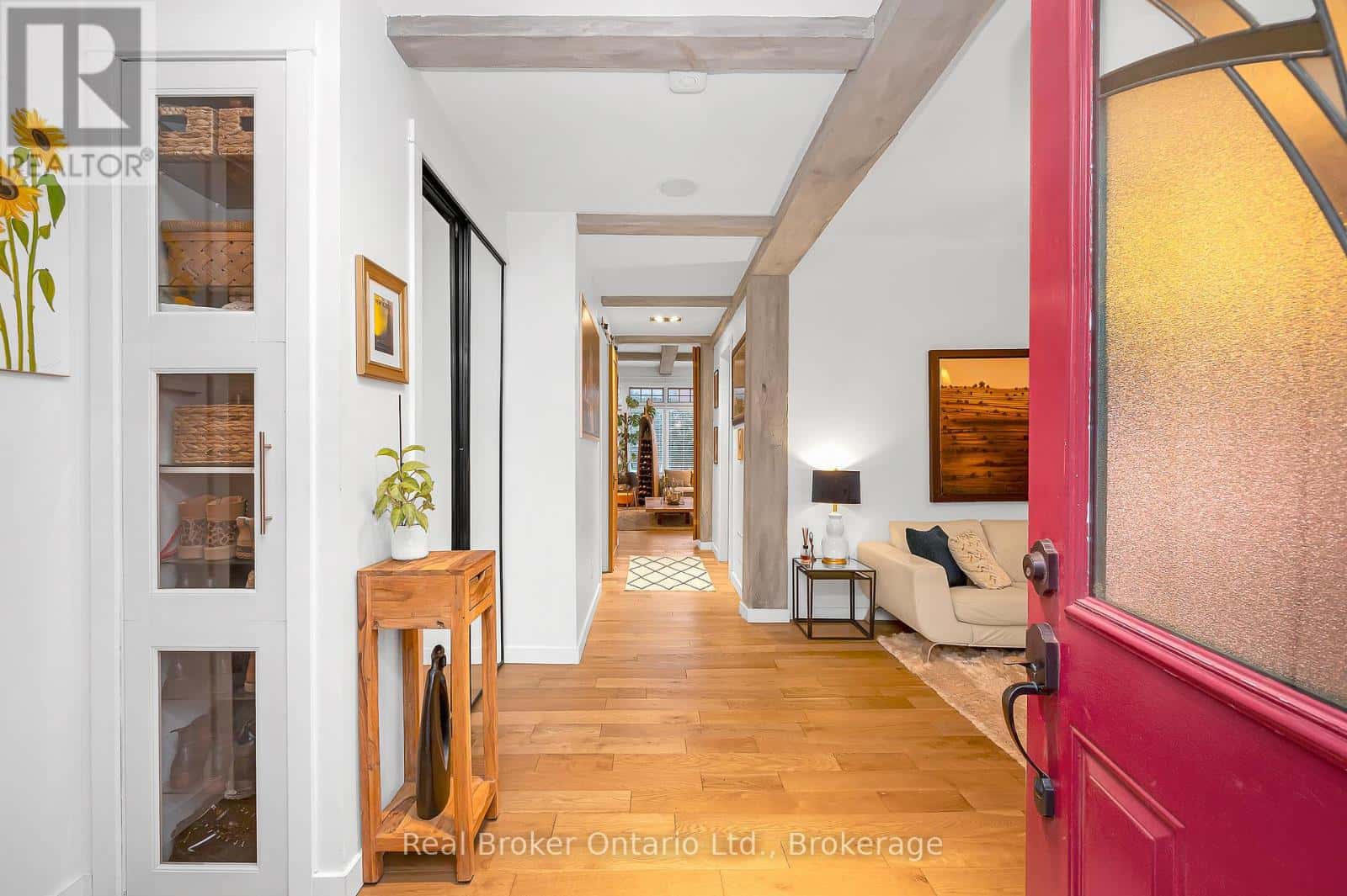 7 FOSTER STREET — Hamilton (Corktown), Ontario - Photo 2 of 31