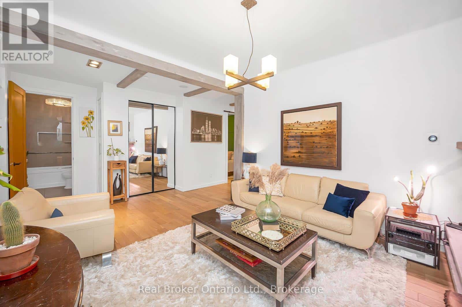 7 FOSTER STREET — Hamilton (Corktown), Ontario - Photo 5 of 31