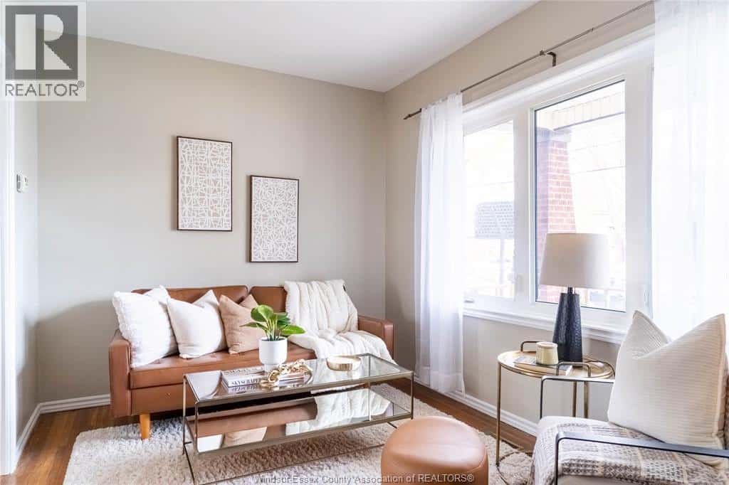 1161 Elm — Windsor, Ontario - Photo 4 of 25