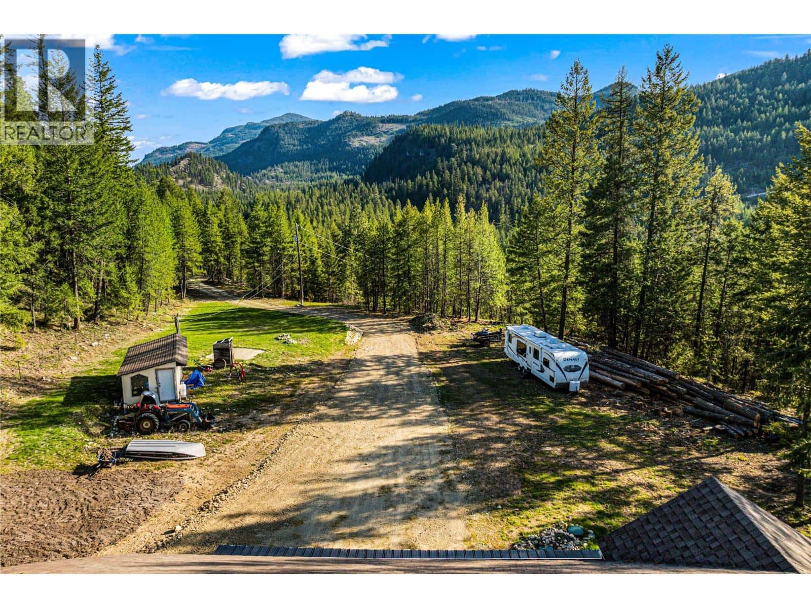 4350 Highway 33 — Beaverdell, British Columbia - Photo 4 of 31