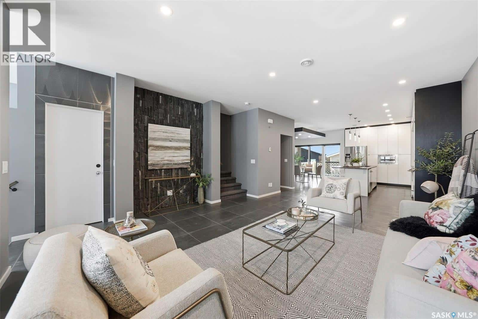 1310 Empress AVENUE — Saskatoon, Saskatchewan - Photo 5 of 49