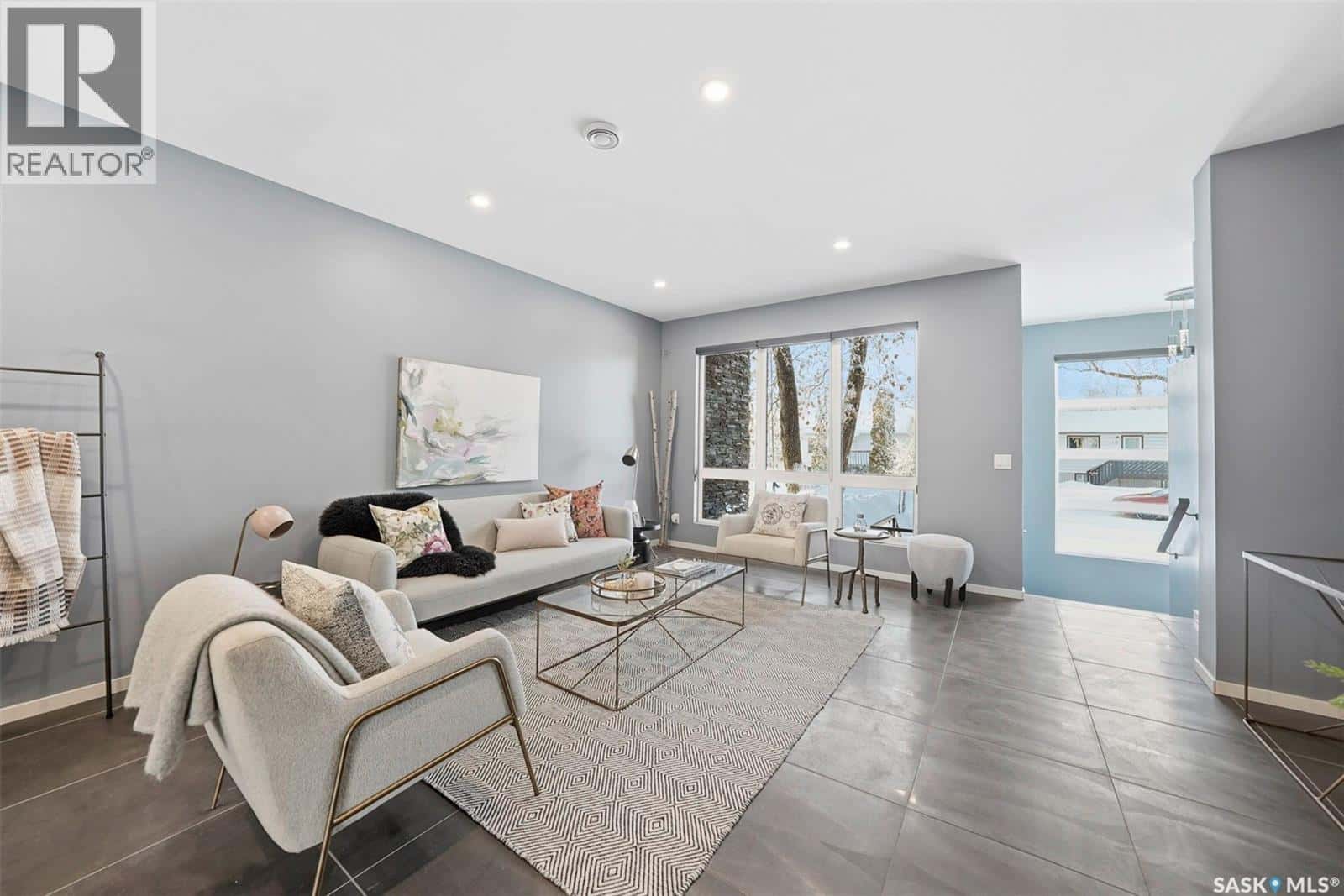 1310 Empress AVENUE — Saskatoon, Saskatchewan - Photo 3 of 49