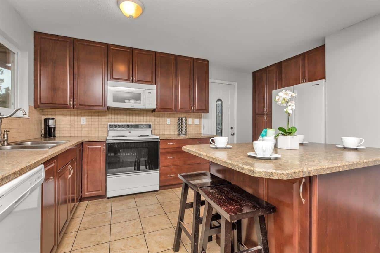 4650 203A STREET — Langley, British Columbia - Photo 4 of 26