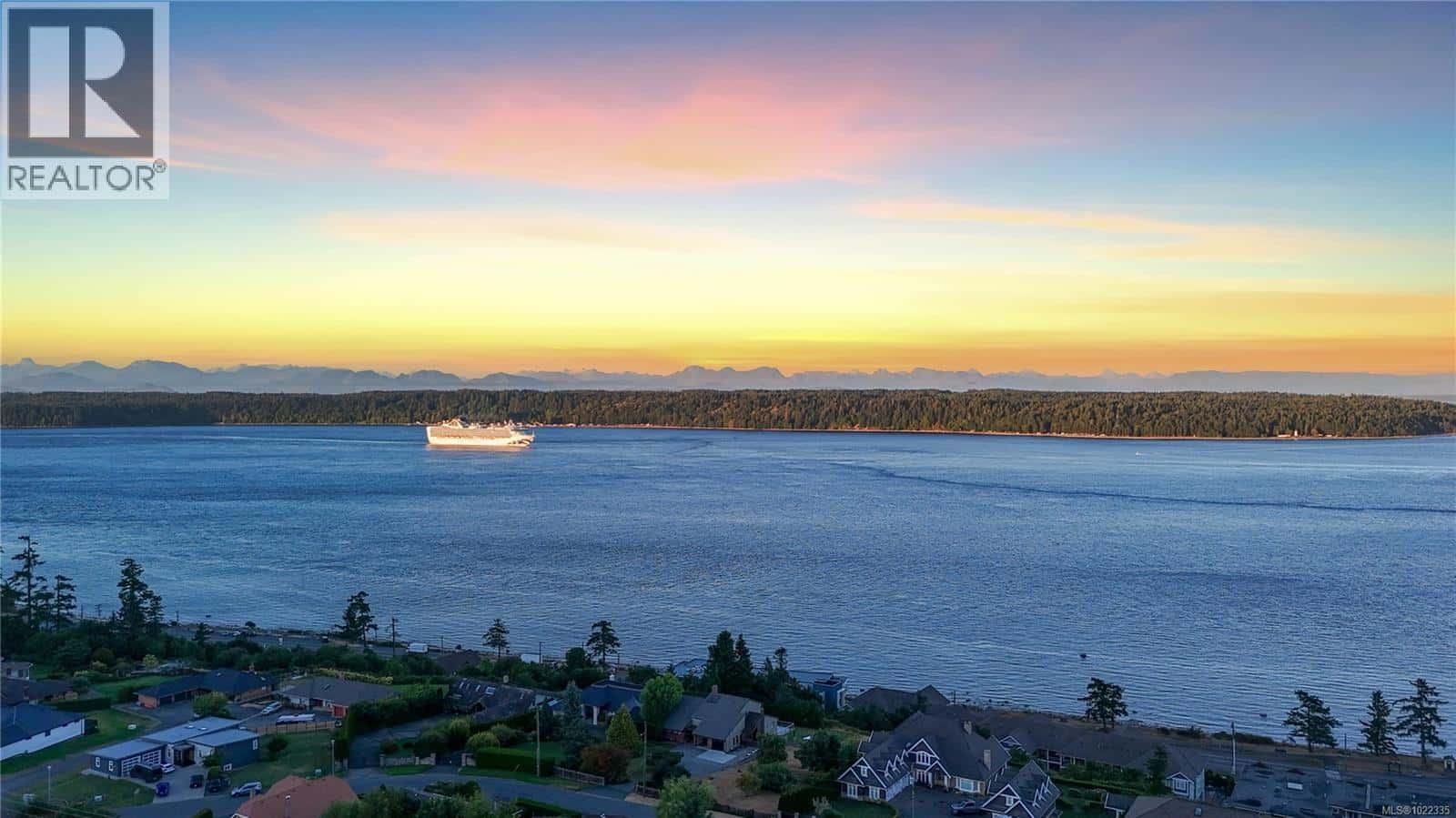 604 Galerno Rd — Campbell River, British Columbia - Photo 3 of 64