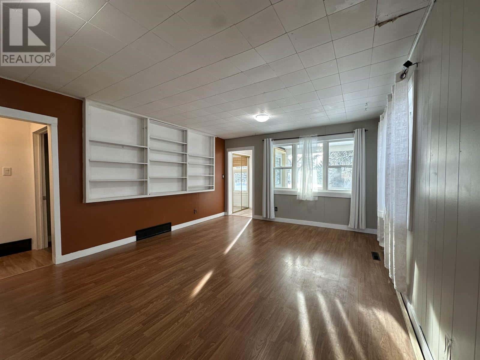 Fort Frances — Fort Frances - Photo 4 of 39