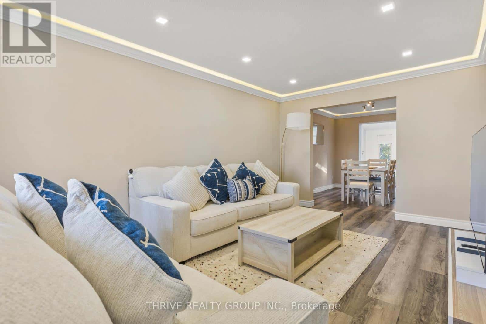 74 ERICA CRESCENT — London South (South X), Ontario - Photo 5 of 36