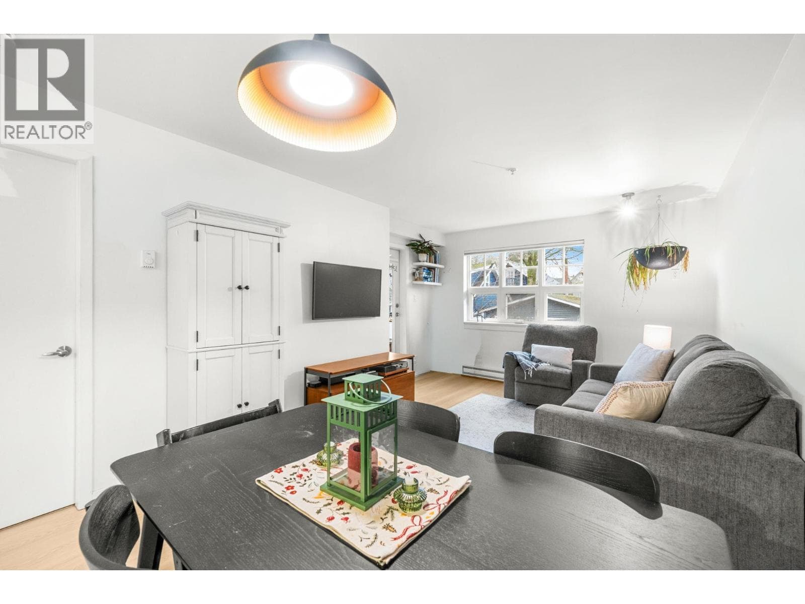 203 930 W 16TH AVENUE — Vancouver, British Columbia - Main photo