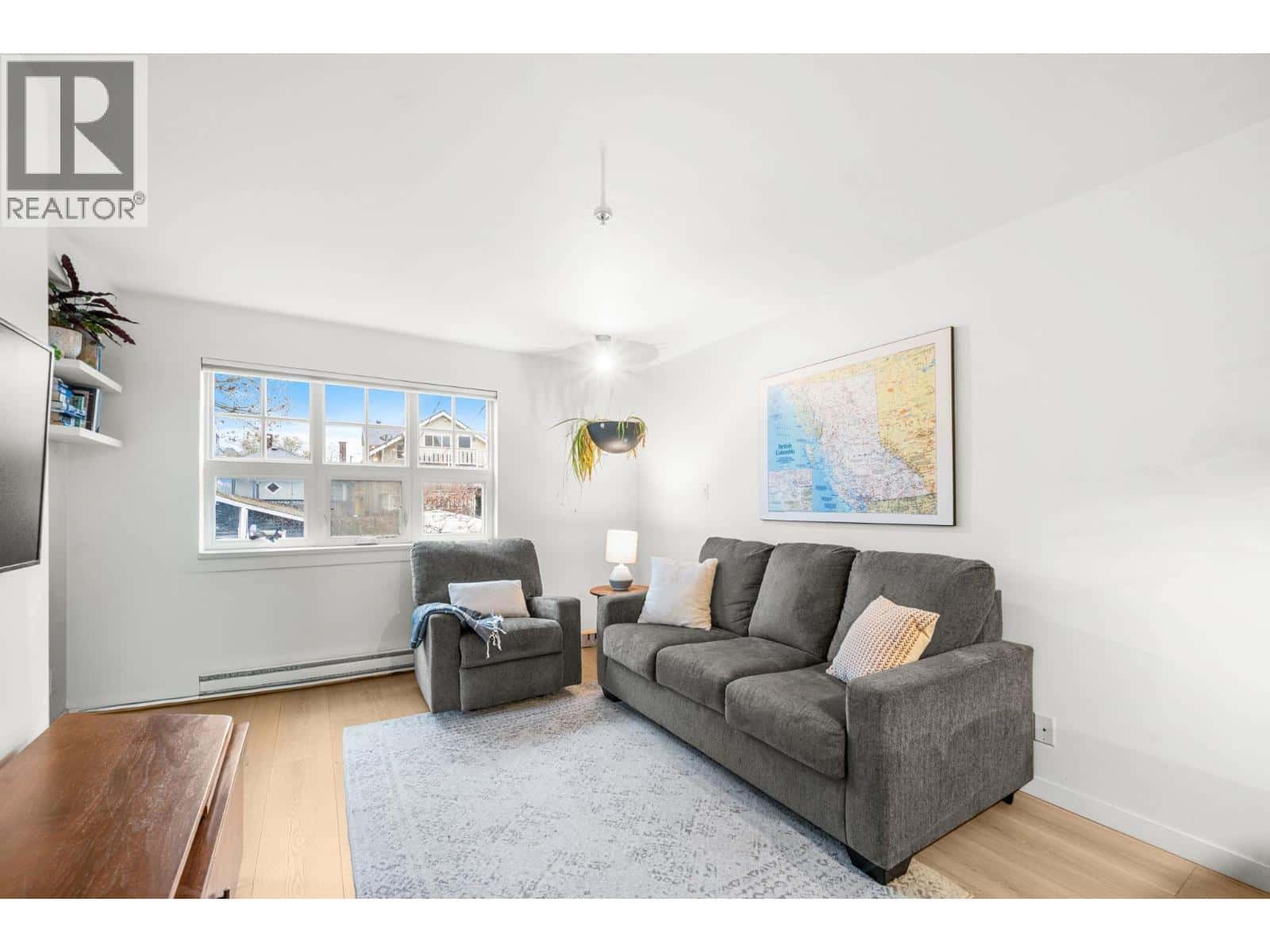 203 930 W 16TH AVENUE — Vancouver, British Columbia - Photo 4 of 24