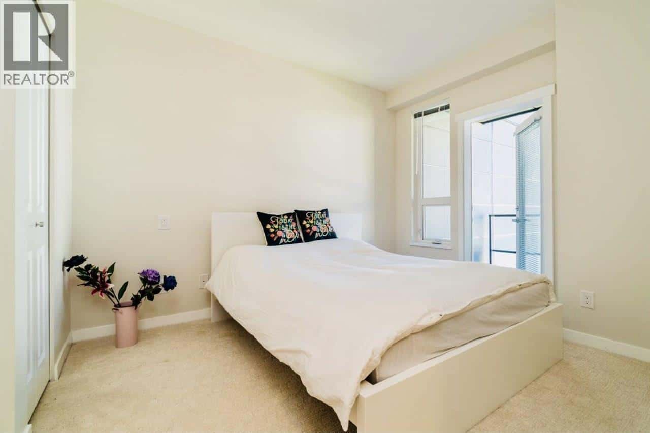 401 9877 UNIVERSITY CRESCENT — Burnaby, British Columbia - Photo 4 of 7