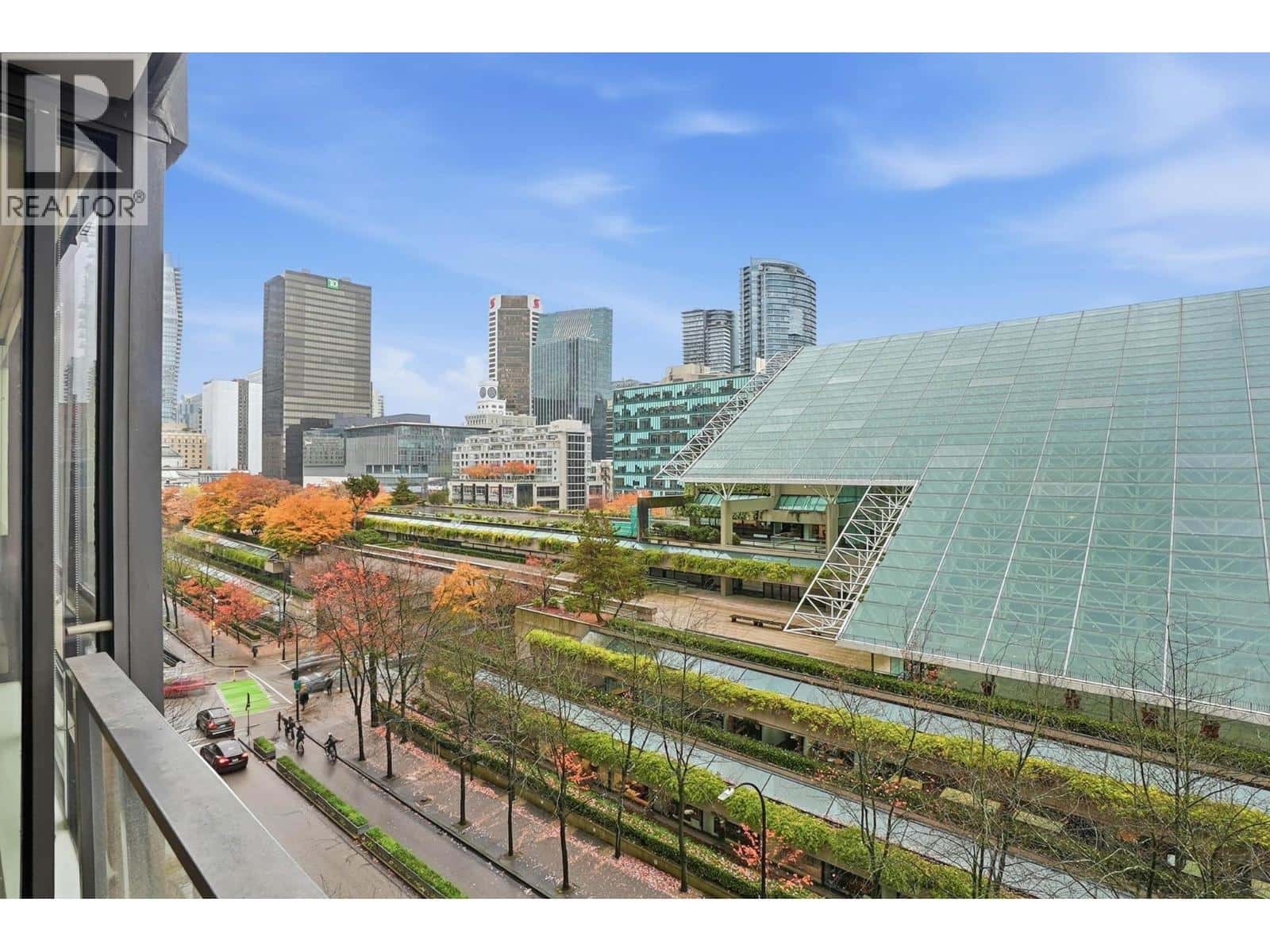 602 933 HORNBY STREET — Vancouver, British Columbia - Photo 2 of 27