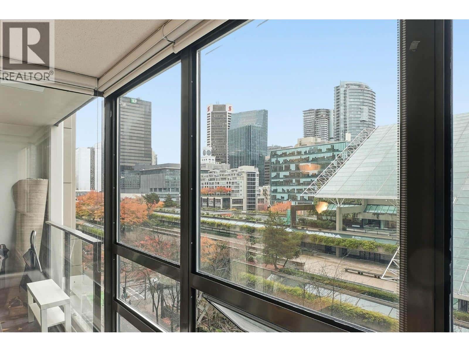 602 933 HORNBY STREET — Vancouver, British Columbia - Photo 3 of 27