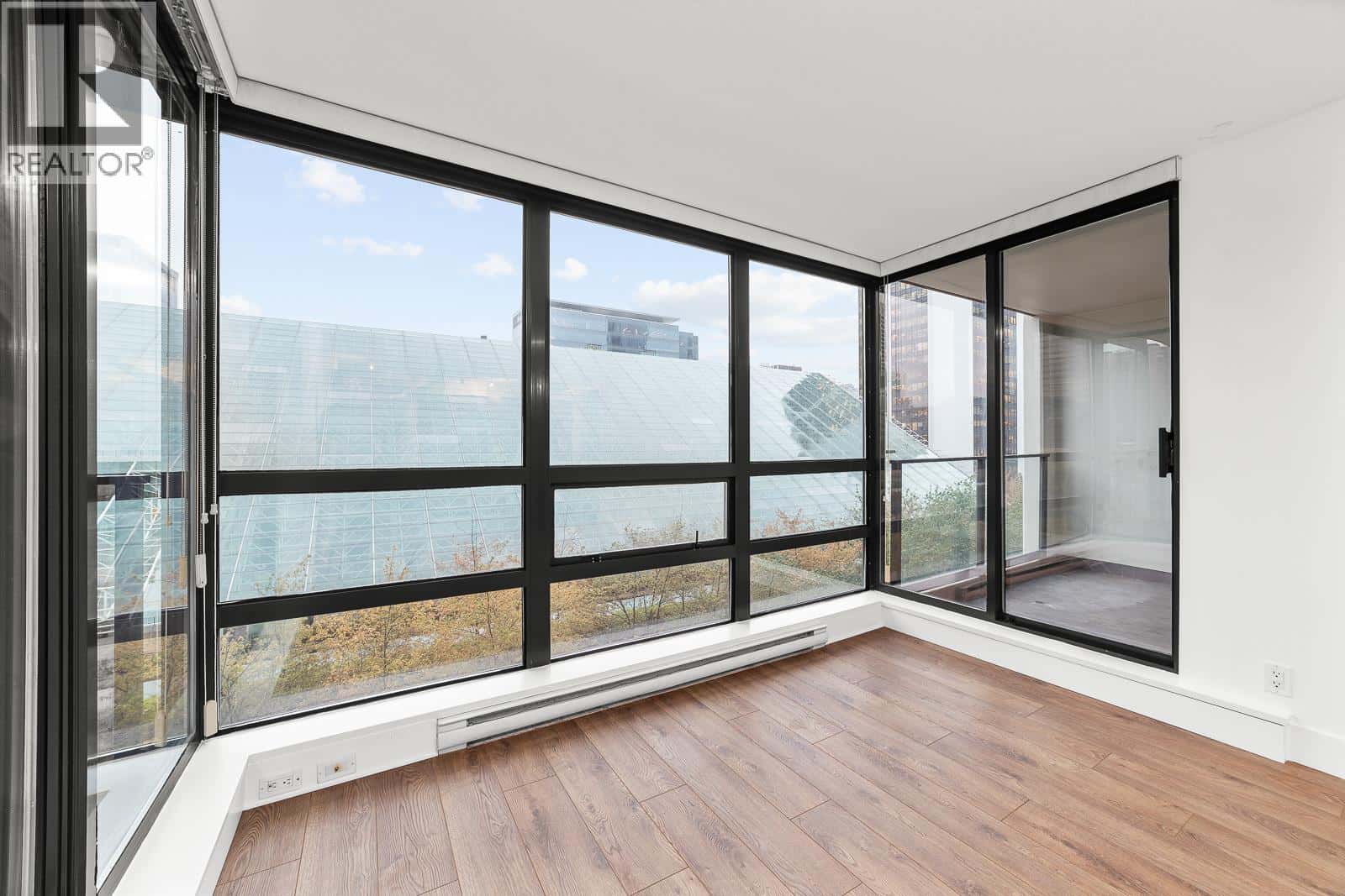 602 933 HORNBY STREET — Vancouver, British Columbia - Photo 5 of 27