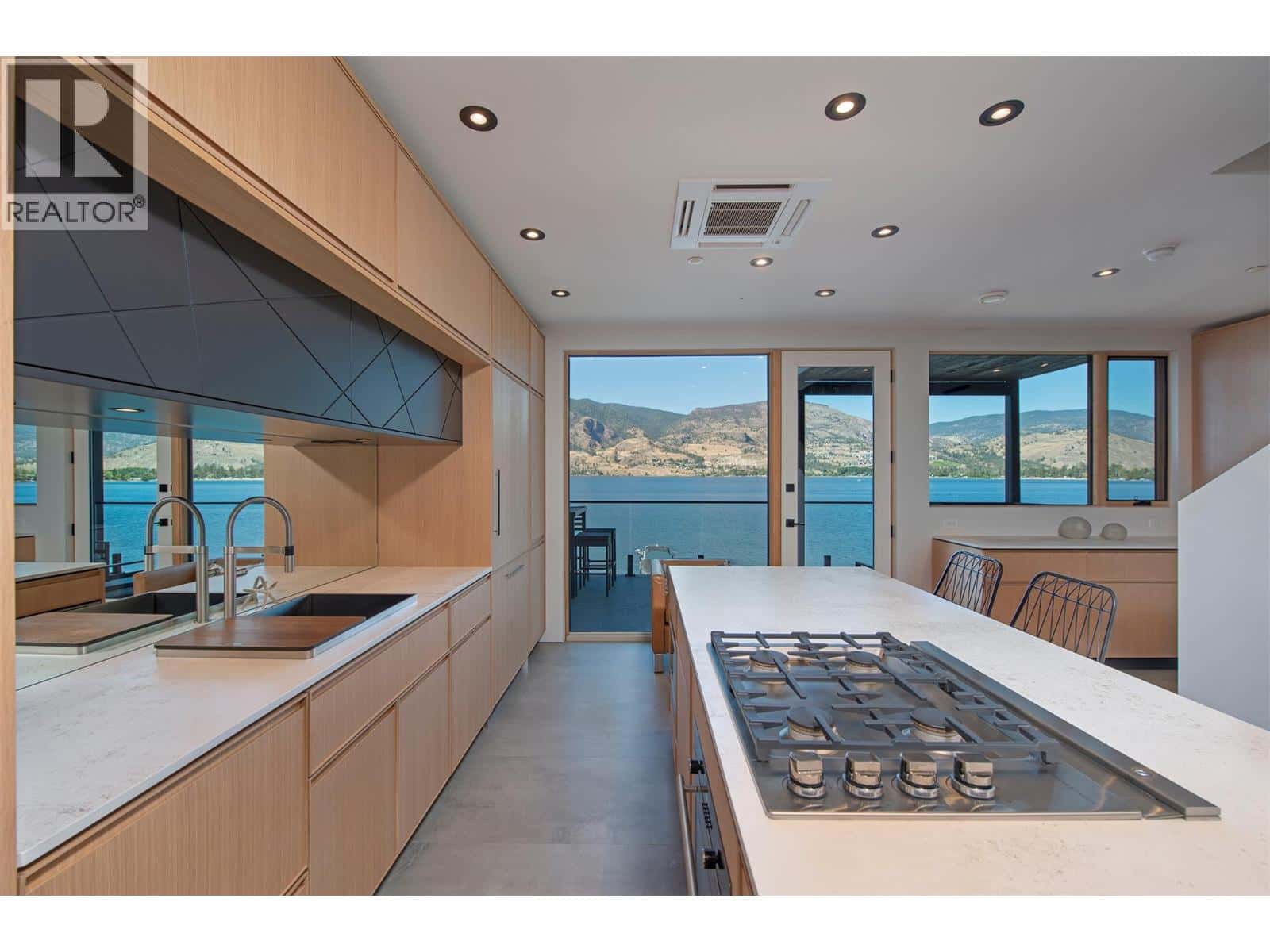 4043 Lakeside Road — Penticton, British Columbia - Photo 5 of 20