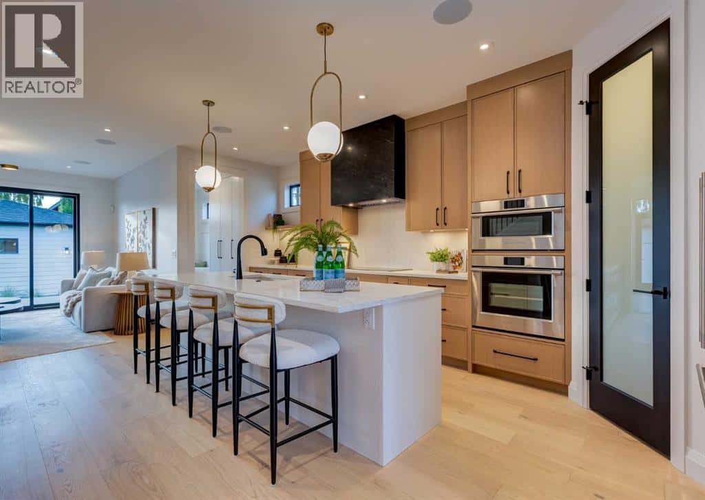 2231 35 Street SW — Calgary, Alberta - Photo 4 of 47