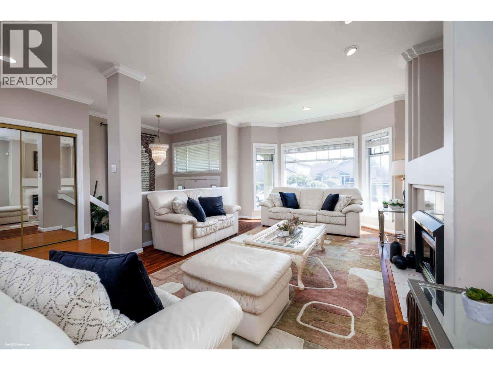 5411 MCCOLL CRESCENT — Richmond, British Columbia - Photo 4 of 31