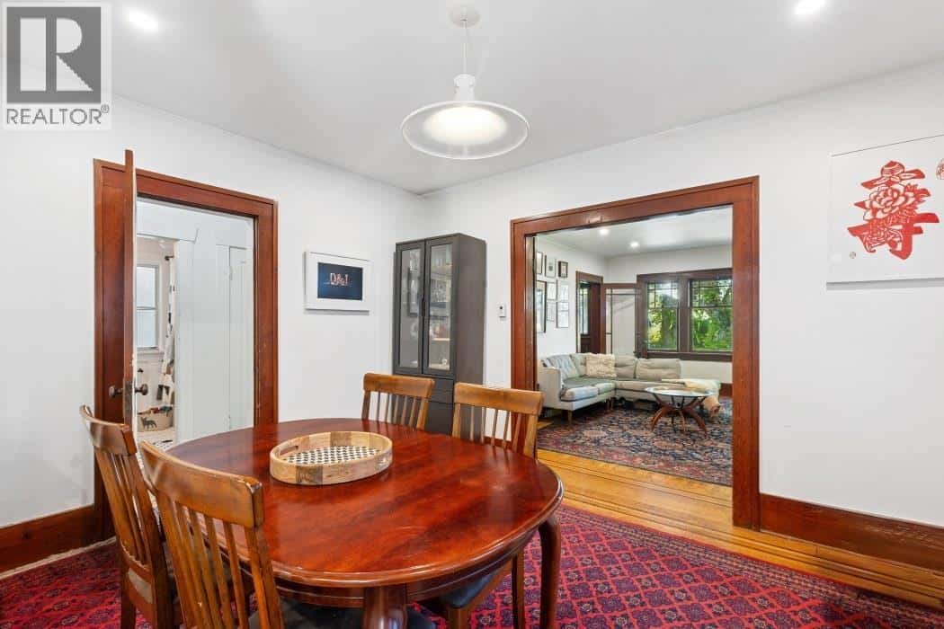 4188 W 13TH AVENUE — Vancouver, British Columbia - Photo 4 of 23