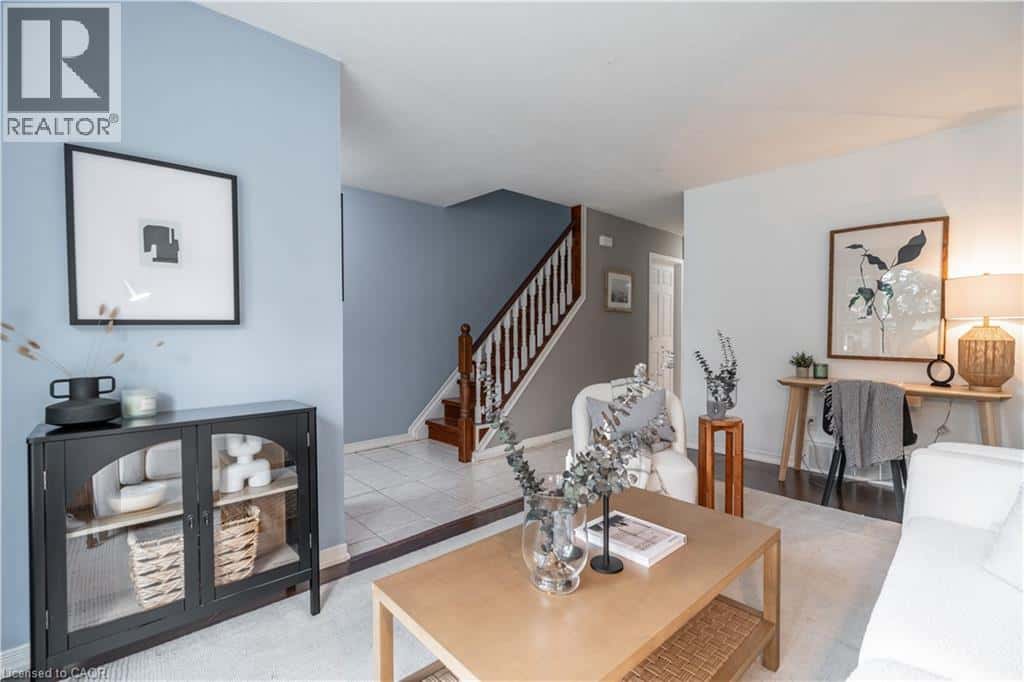 117 BONAVENTURE Drive Unit# 16 — Hamilton, Ontario - Photo 3 of 21