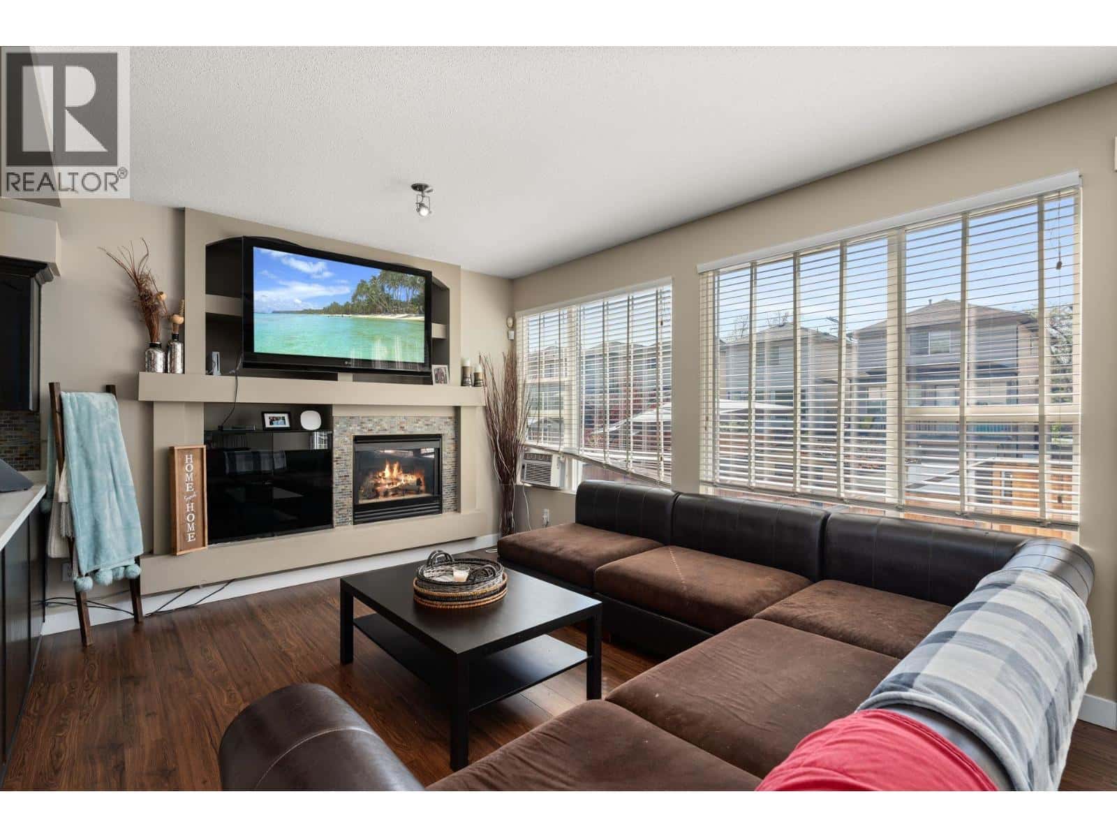 24280 102A AVENUE — Maple Ridge, British Columbia - Photo 4 of 38