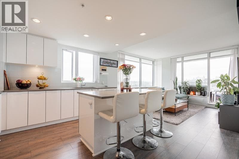 1601 2388 MADISON AVENUE — Burnaby, British Columbia - Main photo