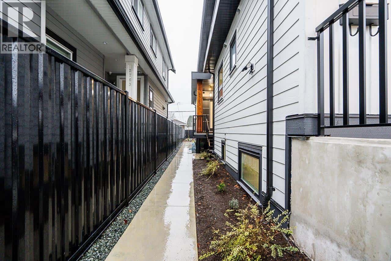 2 2753 NANAIMO STREET — Vancouver, British Columbia - Photo 2 of 27