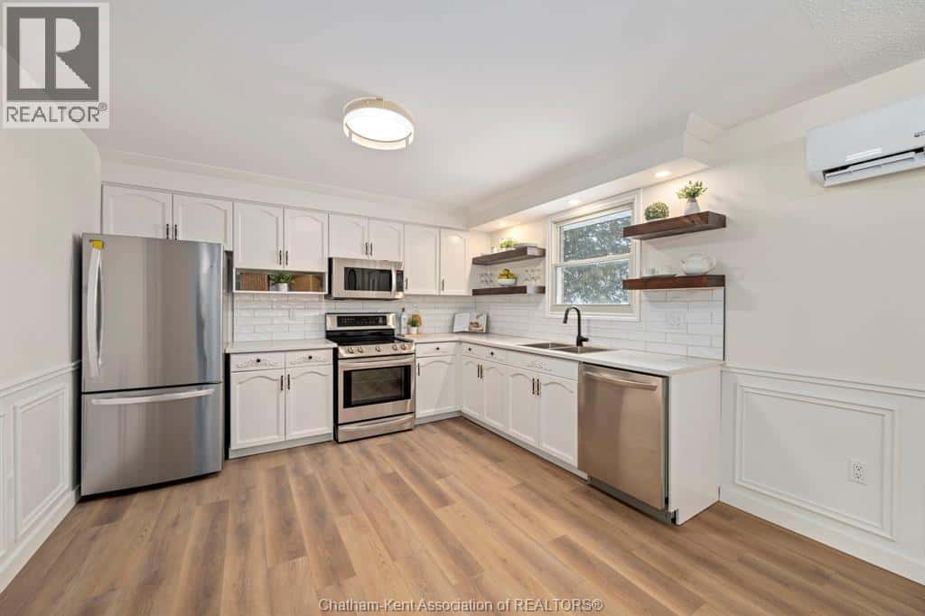 13904 Graham ROAD — West Lorne, Ontario - Photo 4 of 40