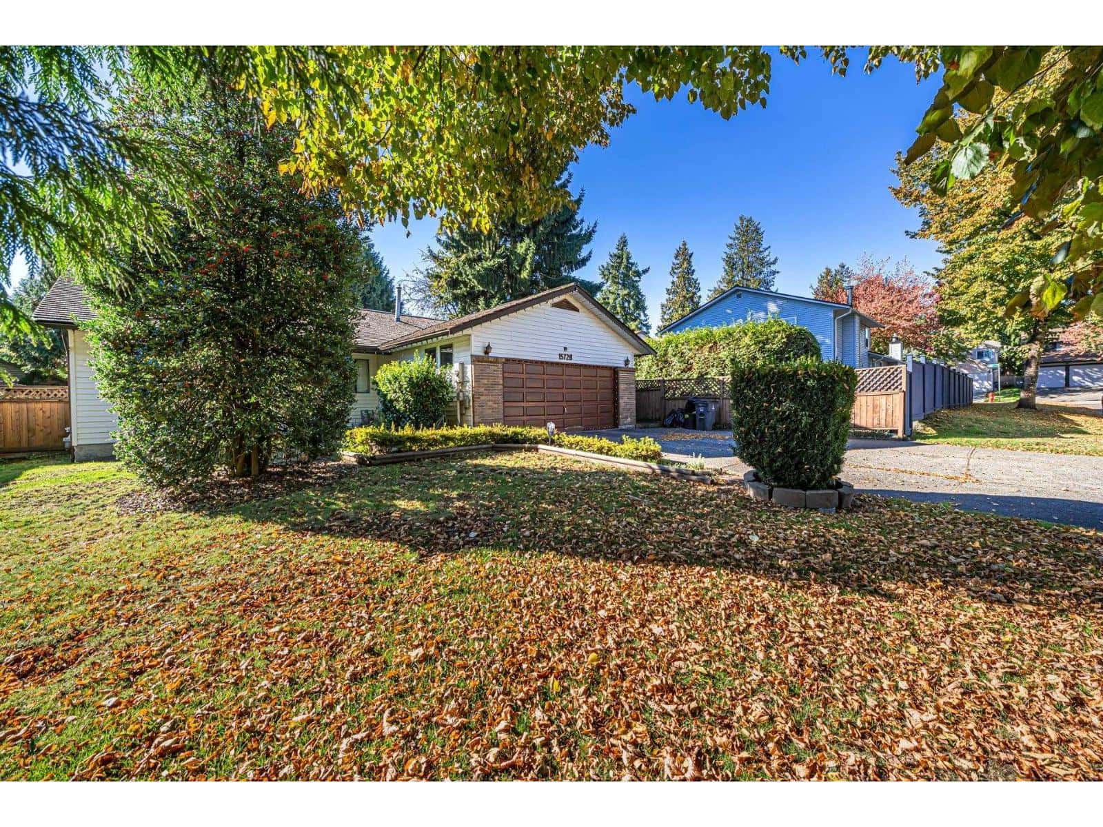 15728 99A AVENUE — Surrey, British Columbia - Photo 2 of 26