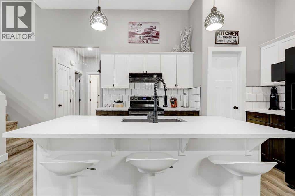 11414 106 Avenue — Grande Prairie, Alberta - Photo 3 of 36