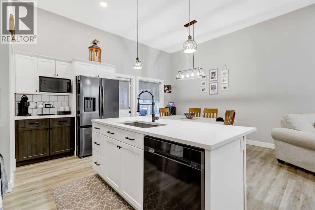 11414 106 Avenue — Grande Prairie, Alberta - Photo 4 of 36