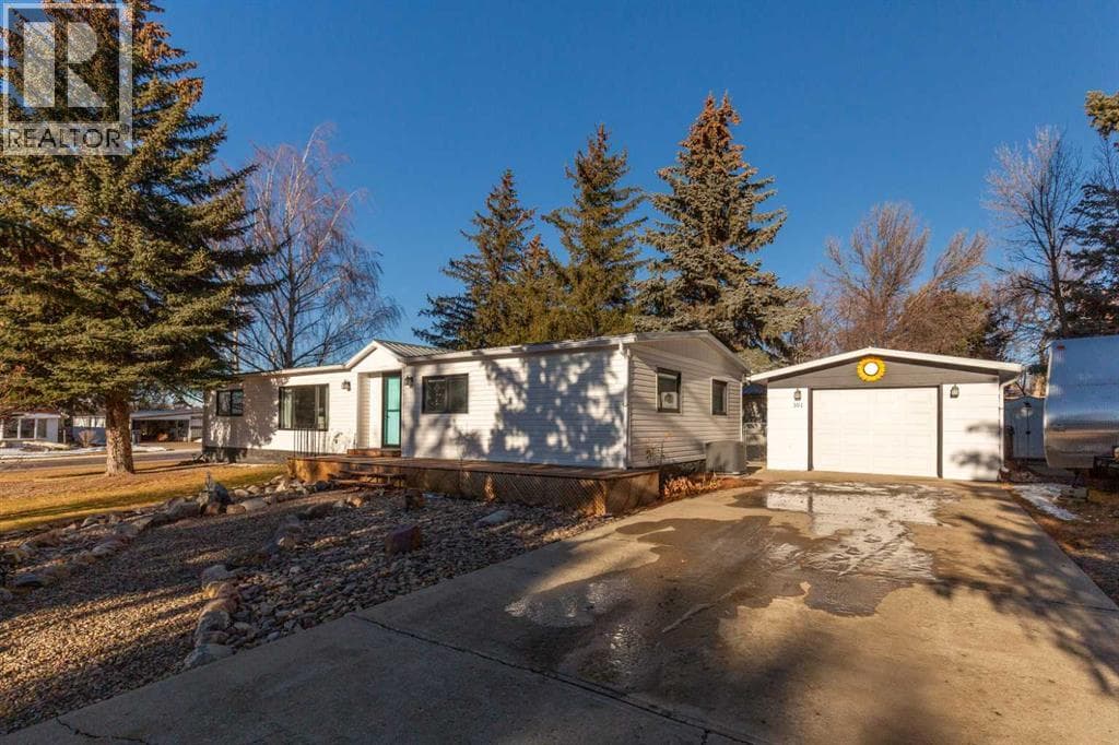 101 6 Avenue NE — Milk River, Alberta - Main photo