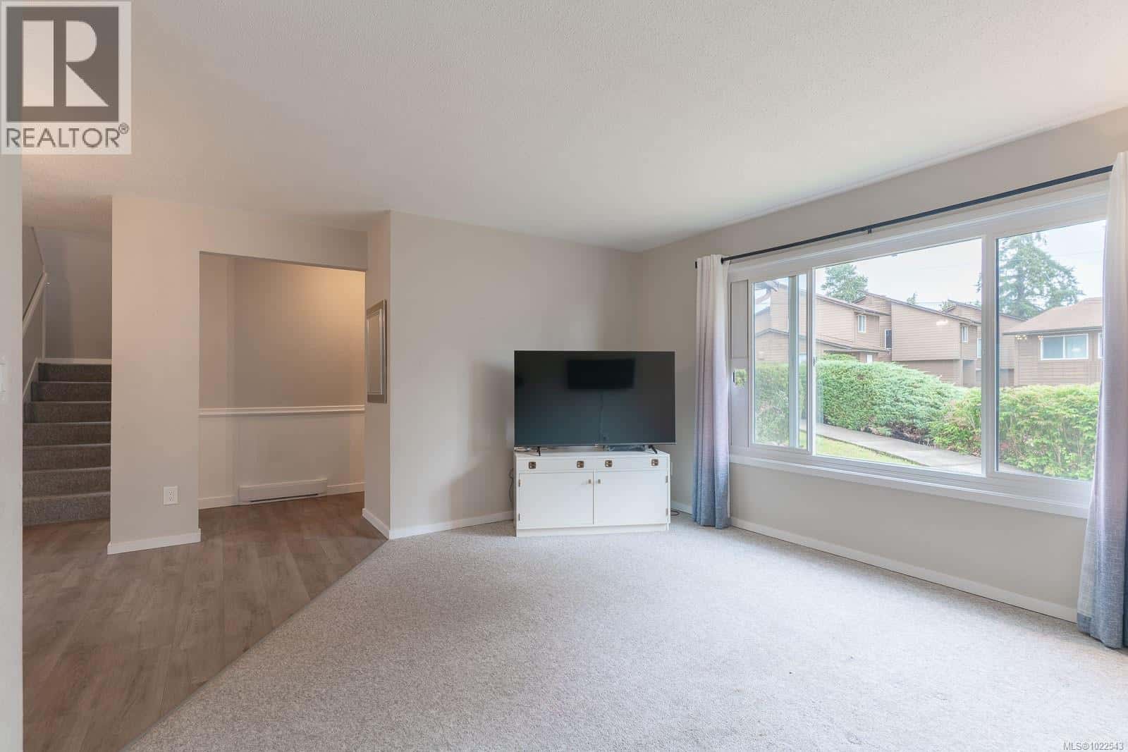 10 855 Howard Ave — Nanaimo, British Columbia - Photo 2 of 19