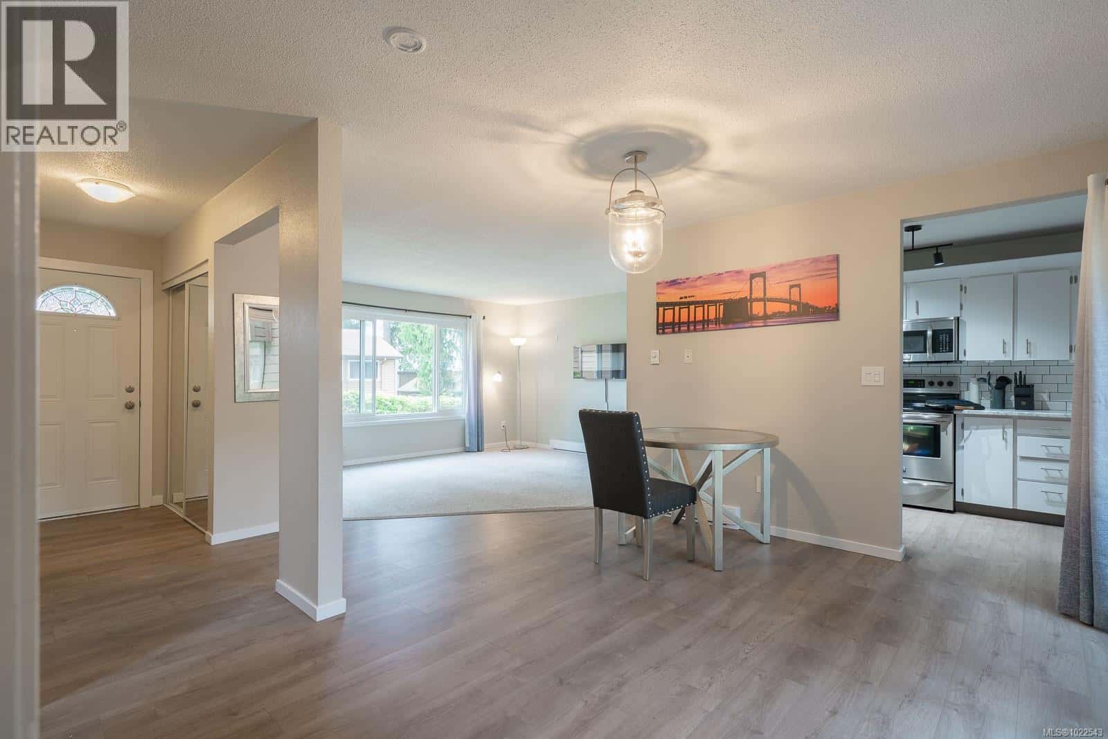 10 855 Howard Ave — Nanaimo, British Columbia - Photo 4 of 19