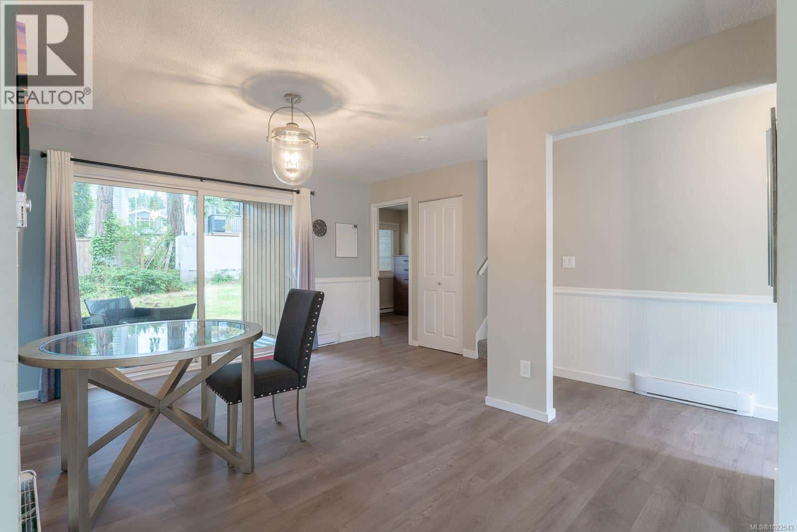 10 855 Howard Ave — Nanaimo, British Columbia - Photo 5 of 19