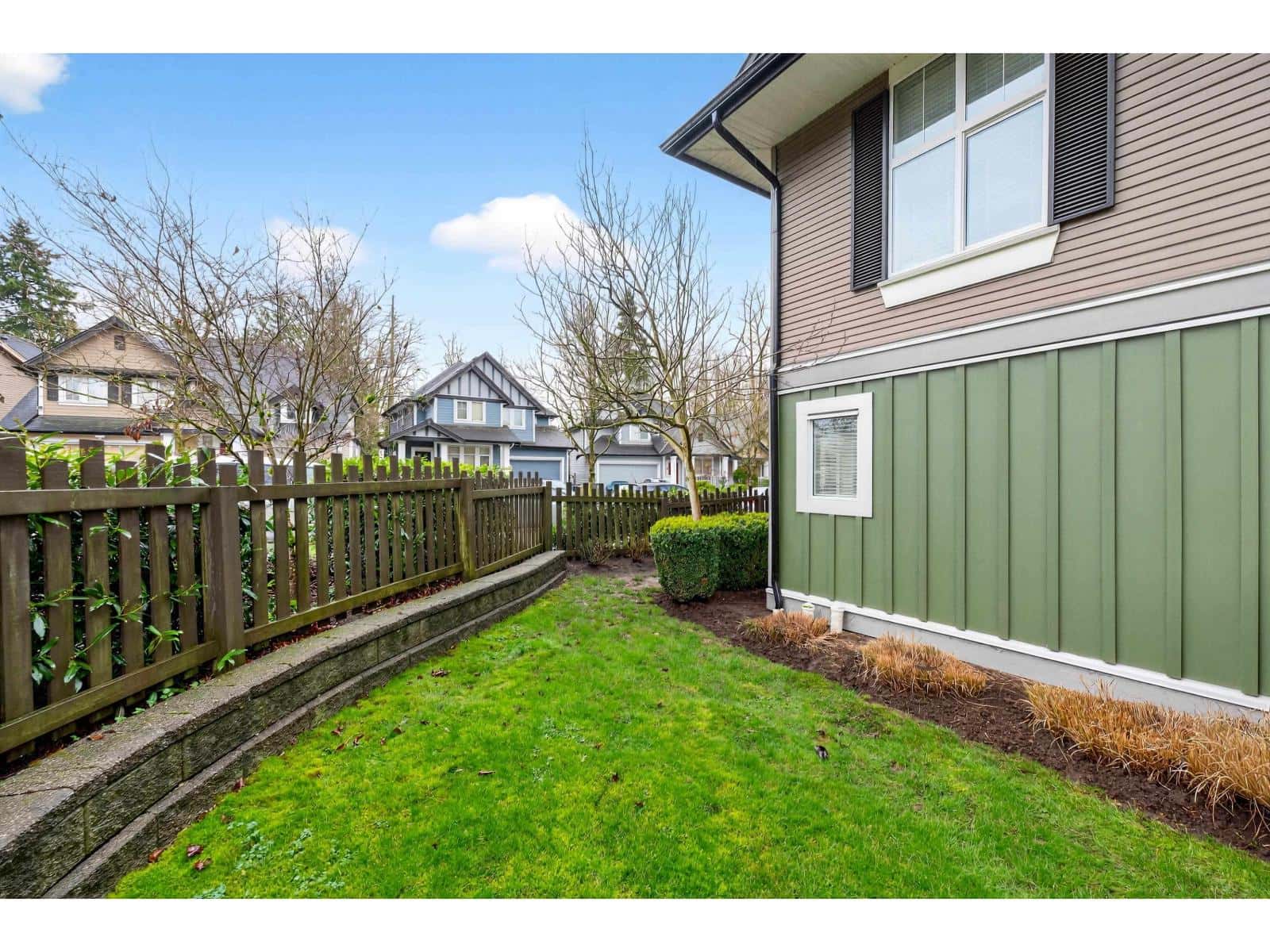 17 18211 70 AVENUE — Surrey, British Columbia - Photo 5 of 34