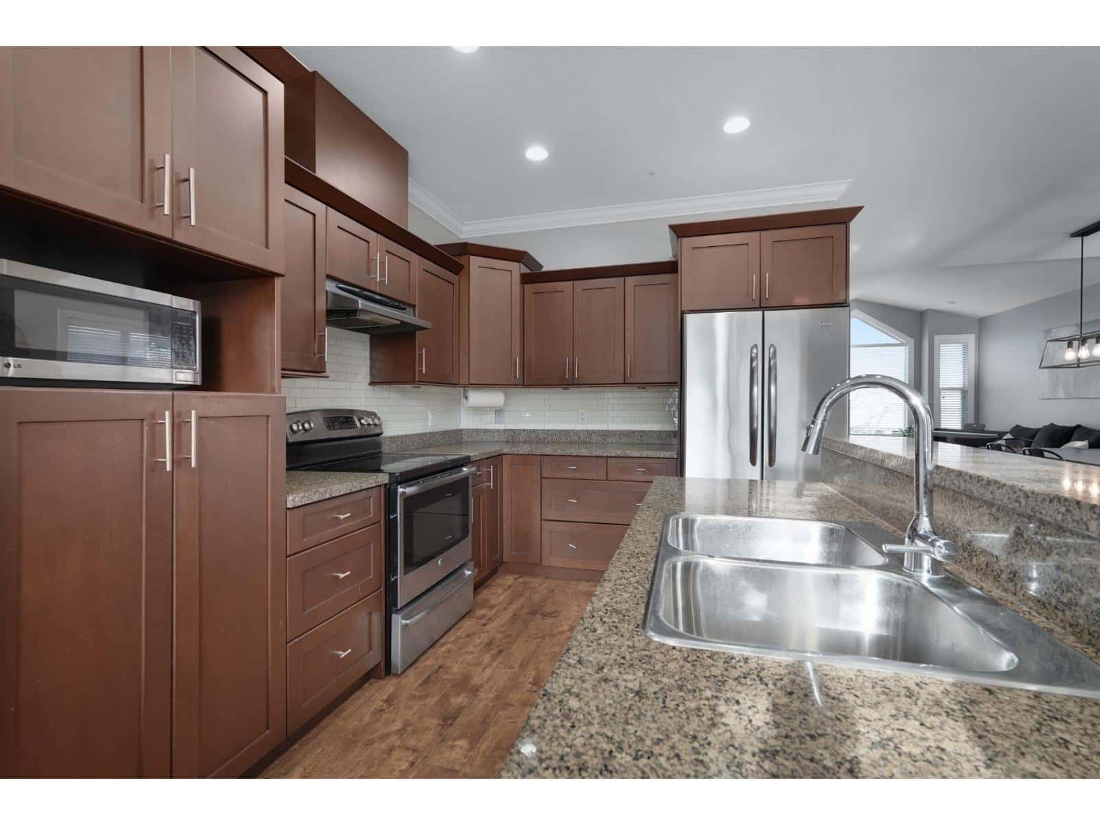 32444 MITCHELL AVENUE — Mission, British Columbia - Photo 3 of 40