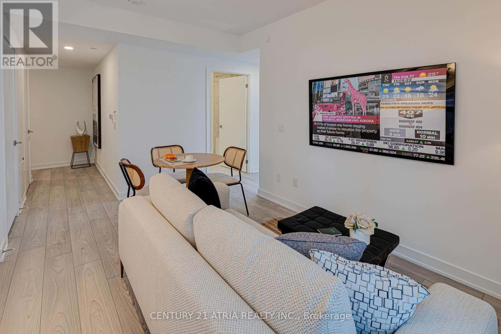 2706 - 252 CHURCH STREET — Toronto (Church-Yonge Corridor), Ontario - Photo 5 of 25