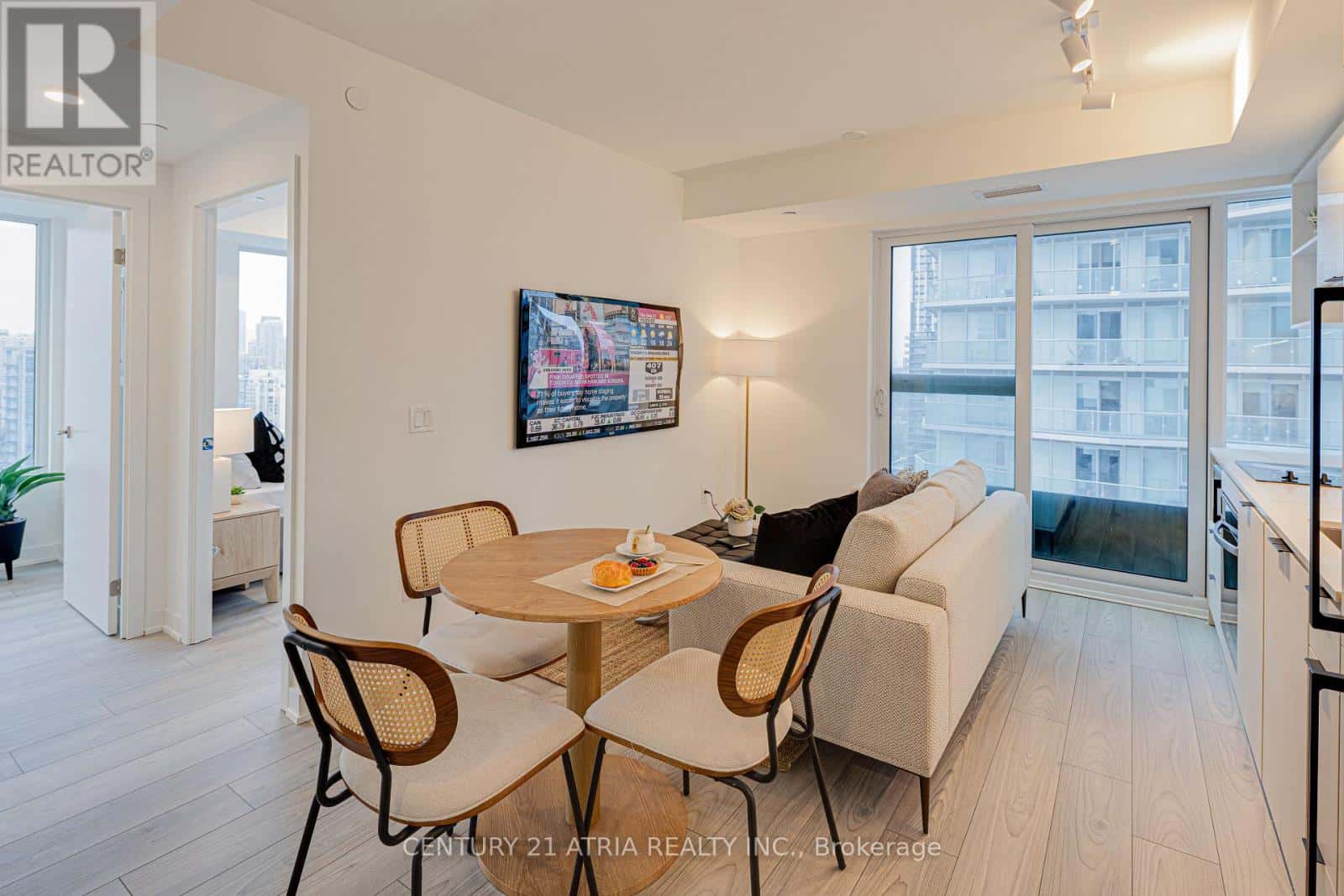 2706 - 252 CHURCH STREET — Toronto (Church-Yonge Corridor), Ontario - Photo 4 of 25