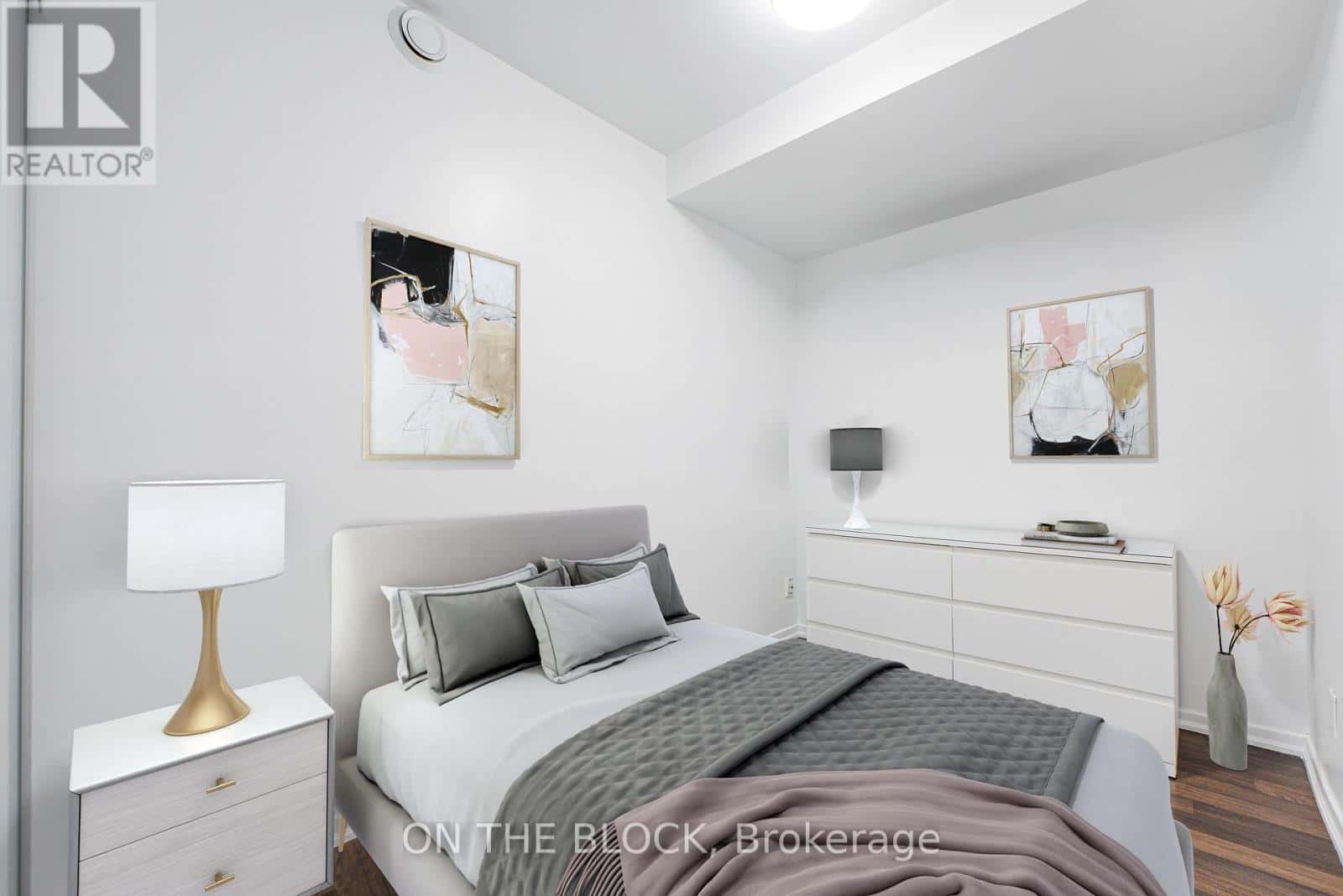 302 - 38 JOE SHUSTER WAY — Toronto (South Parkdale), Ontario - Photo 4 of 30