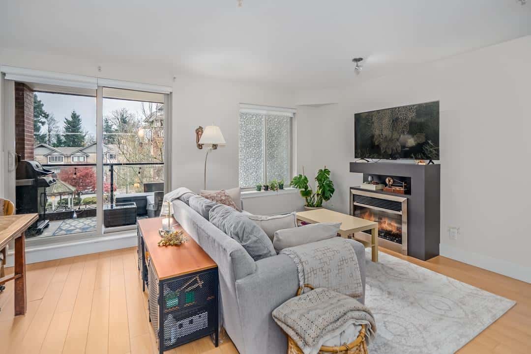 301 2233 MCKENZIE ROAD — Abbotsford, British Columbia - Photo 3 of 16