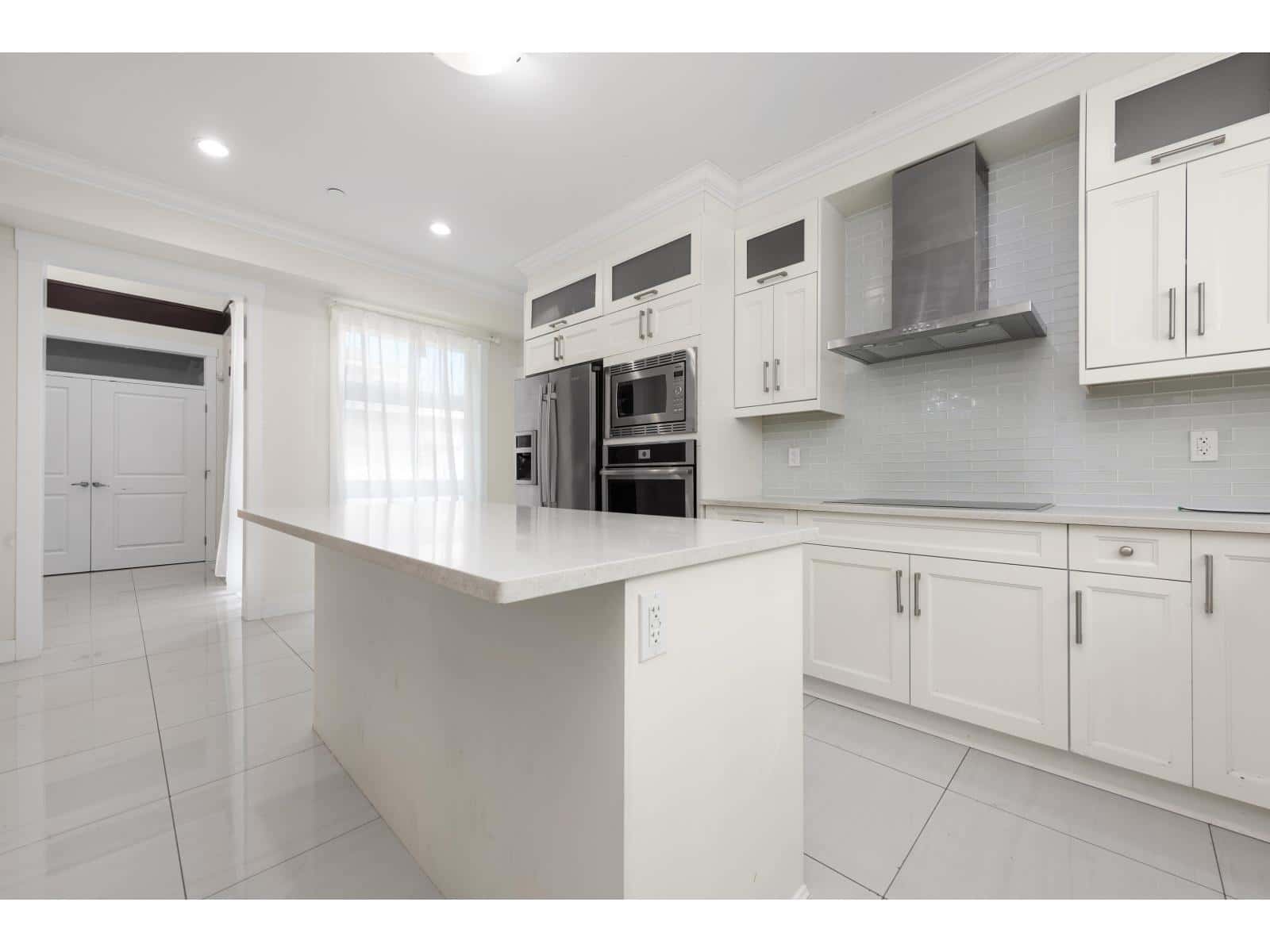 13766 NORTH BLUFF ROAD — White Rock, British Columbia - Photo 5 of 37