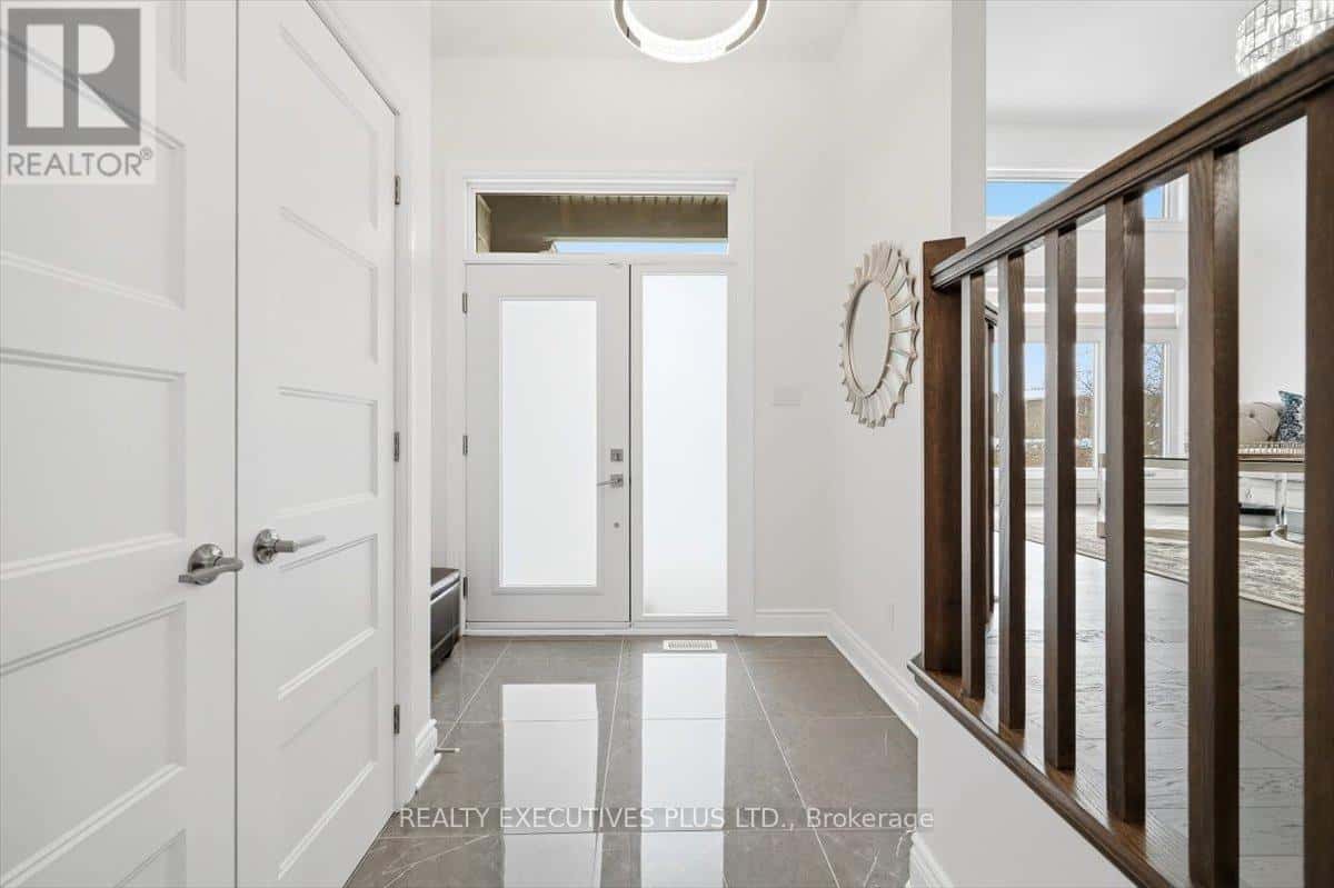 1082 DOCTEUR CORBEIL BOULEVARD — Clarence-Rockland, Ontario - Photo 3 of 44