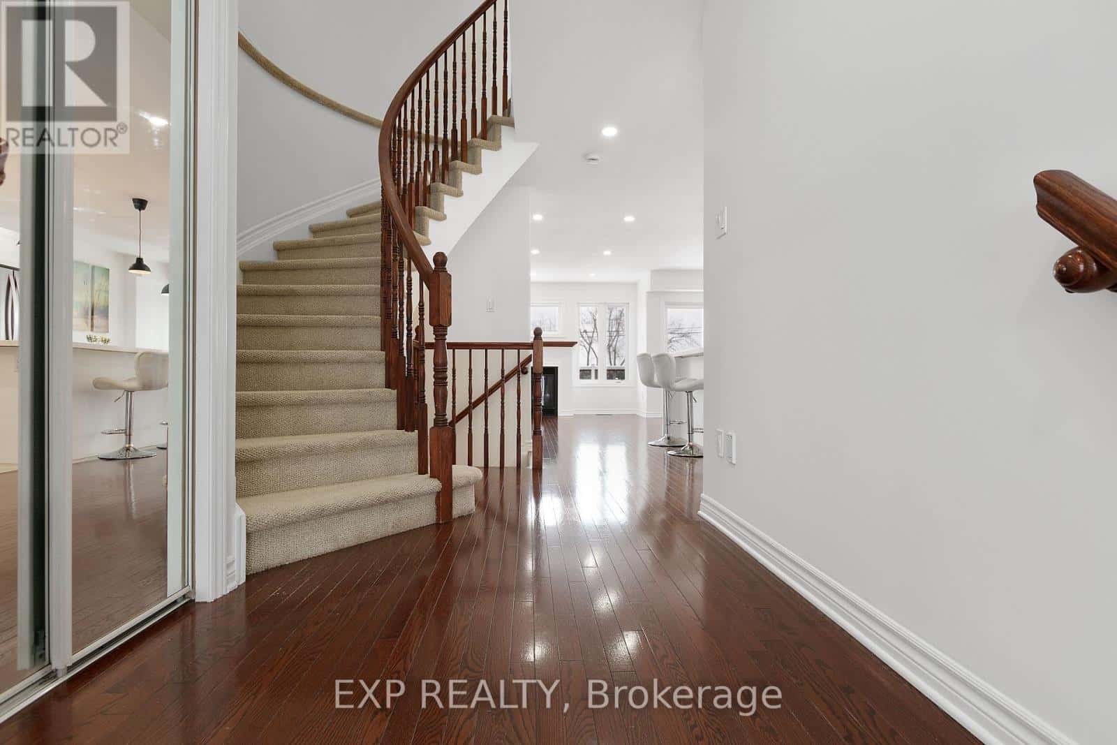 1899 ARROWGRASS WAY — Ottawa, Ontario - Photo 4 of 35