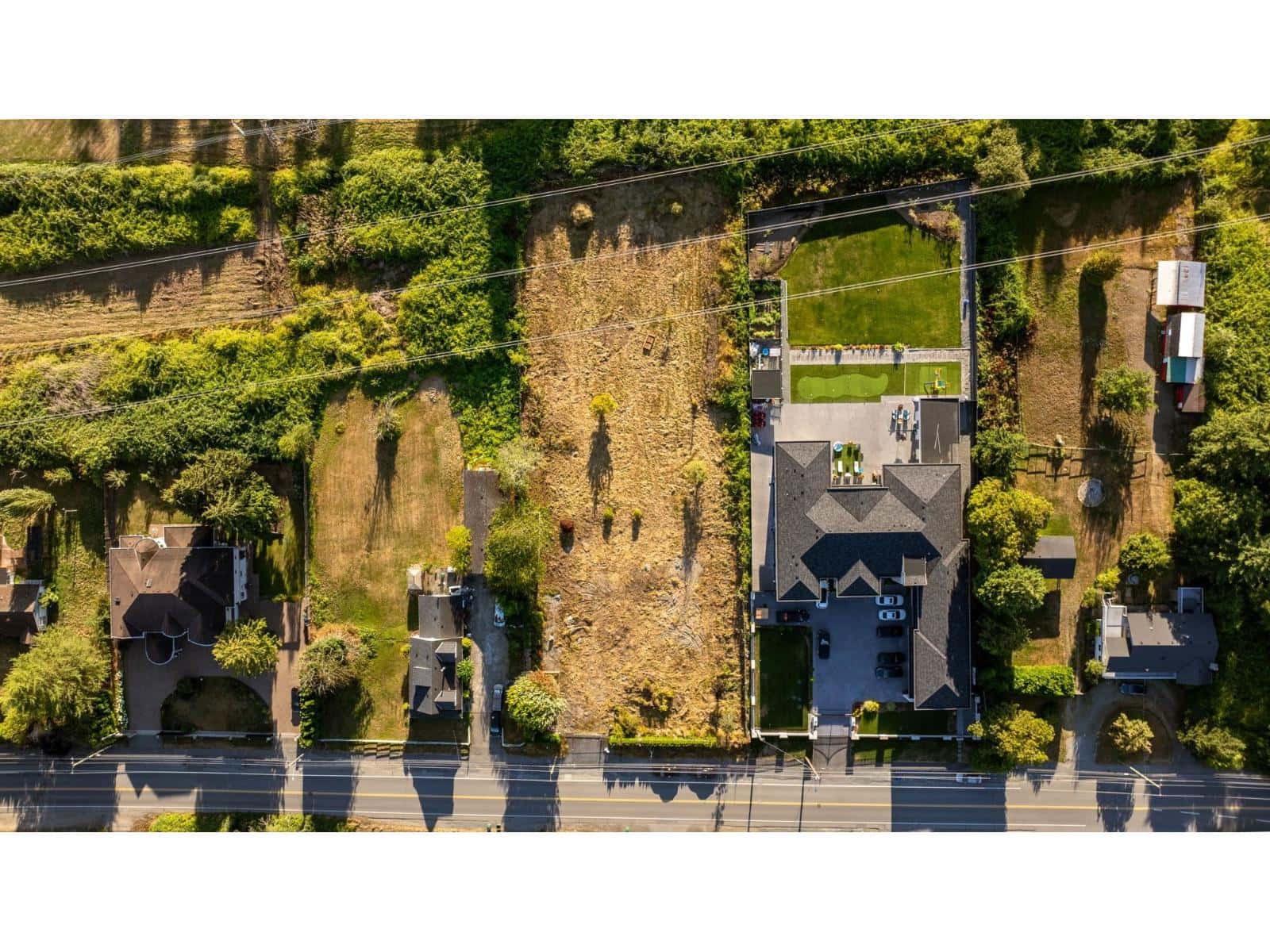 5701 128 STREET — Surrey, British Columbia - Photo 3 of 17