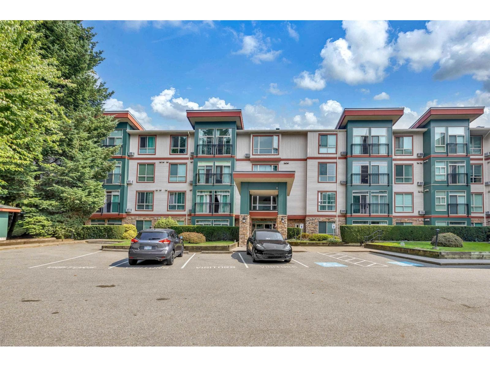 312 33485 SOUTH FRASER WAY — Abbotsford, British Columbia - Main photo