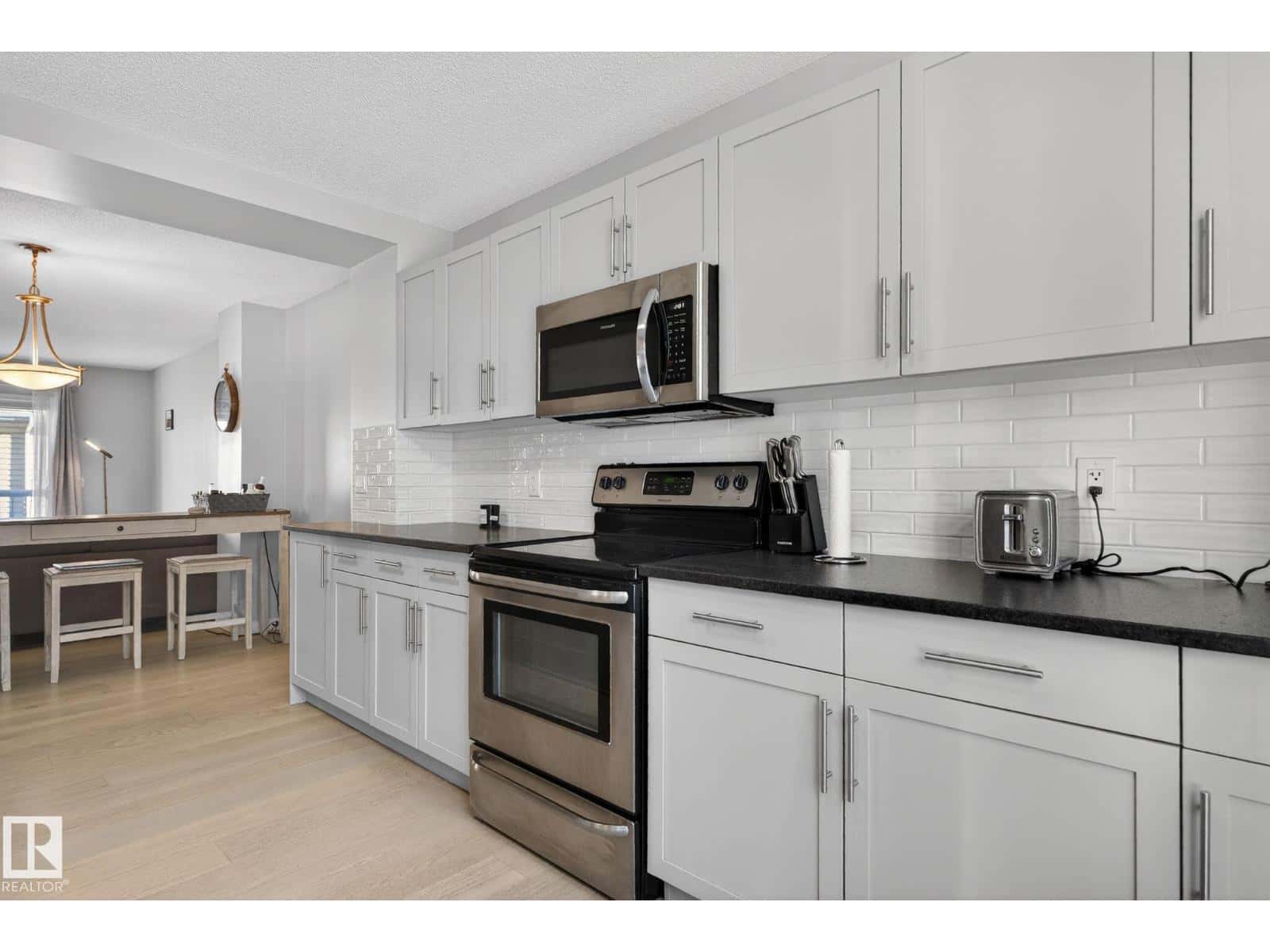 #60 1804 70 ST SW — Edmonton, Alberta - Photo 3 of 42