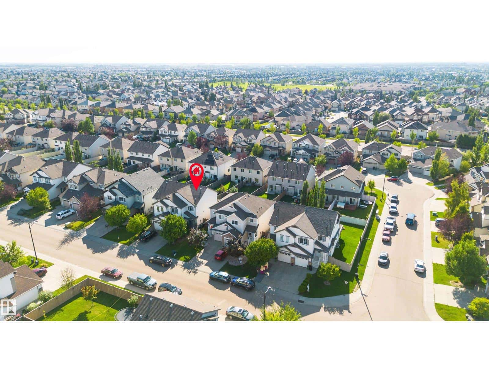 1618 64 ST SW — Edmonton, Alberta - Photo 4 of 27