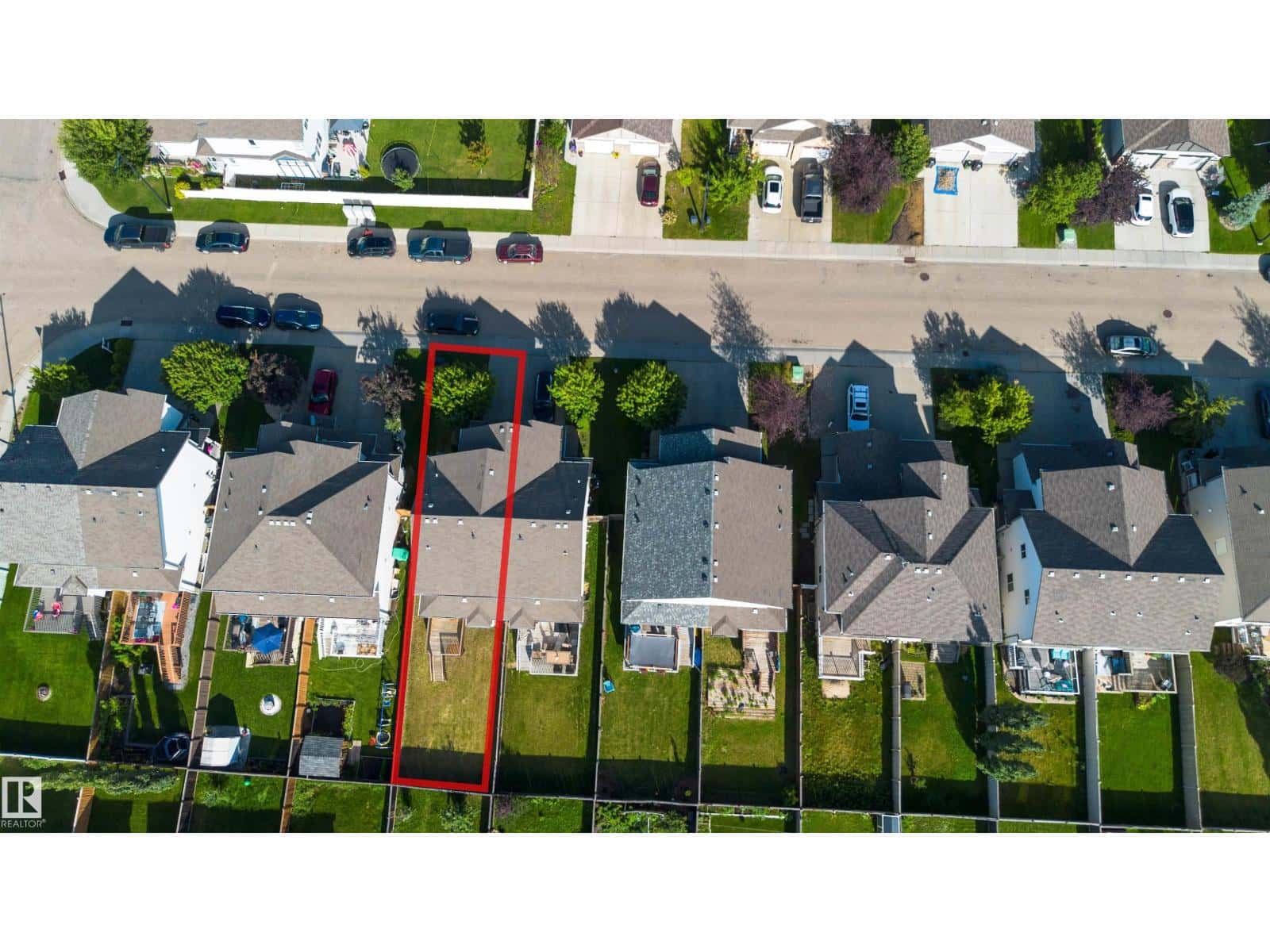 1618 64 ST SW — Edmonton, Alberta - Photo 5 of 27