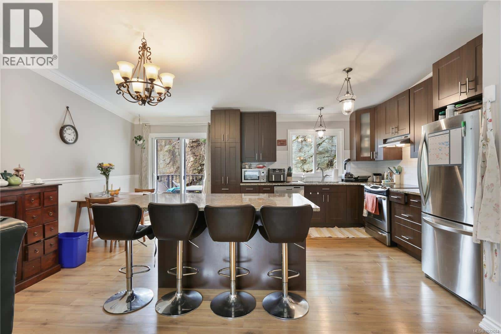 3313 Barrington Rd — Nanaimo, British Columbia - Photo 3 of 39